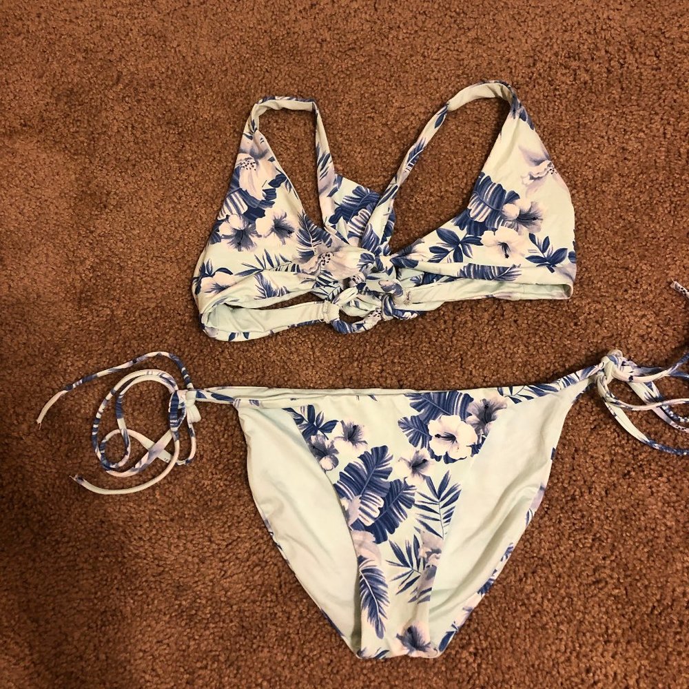 Frankies Bikinis Set  - Top & Bottom Size MEDIUM